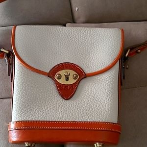 Vintage Dooney & Bourke crossbody purse